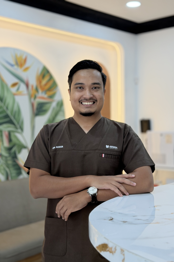 dr shakir salleh aesira dental klinik pergigian kajang (1)
